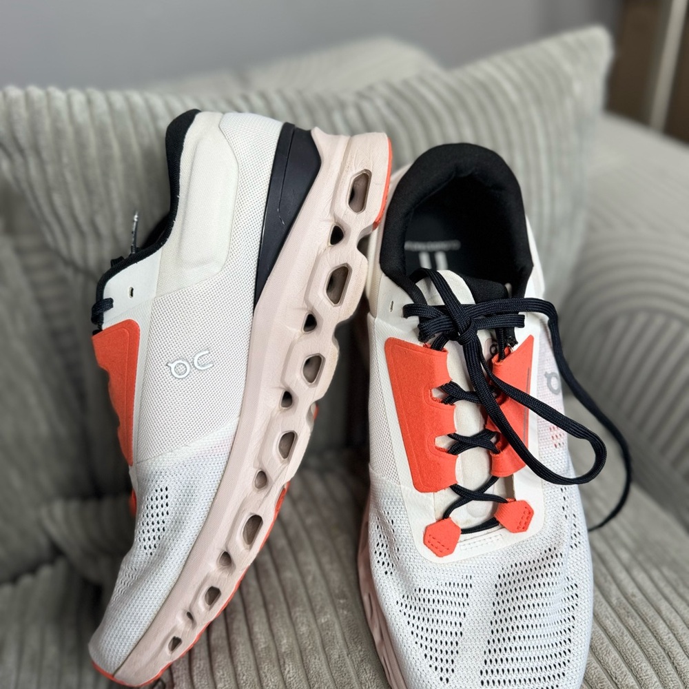 White and Orange ON Cloudstratus 3  Running Sneakers men size 9.5